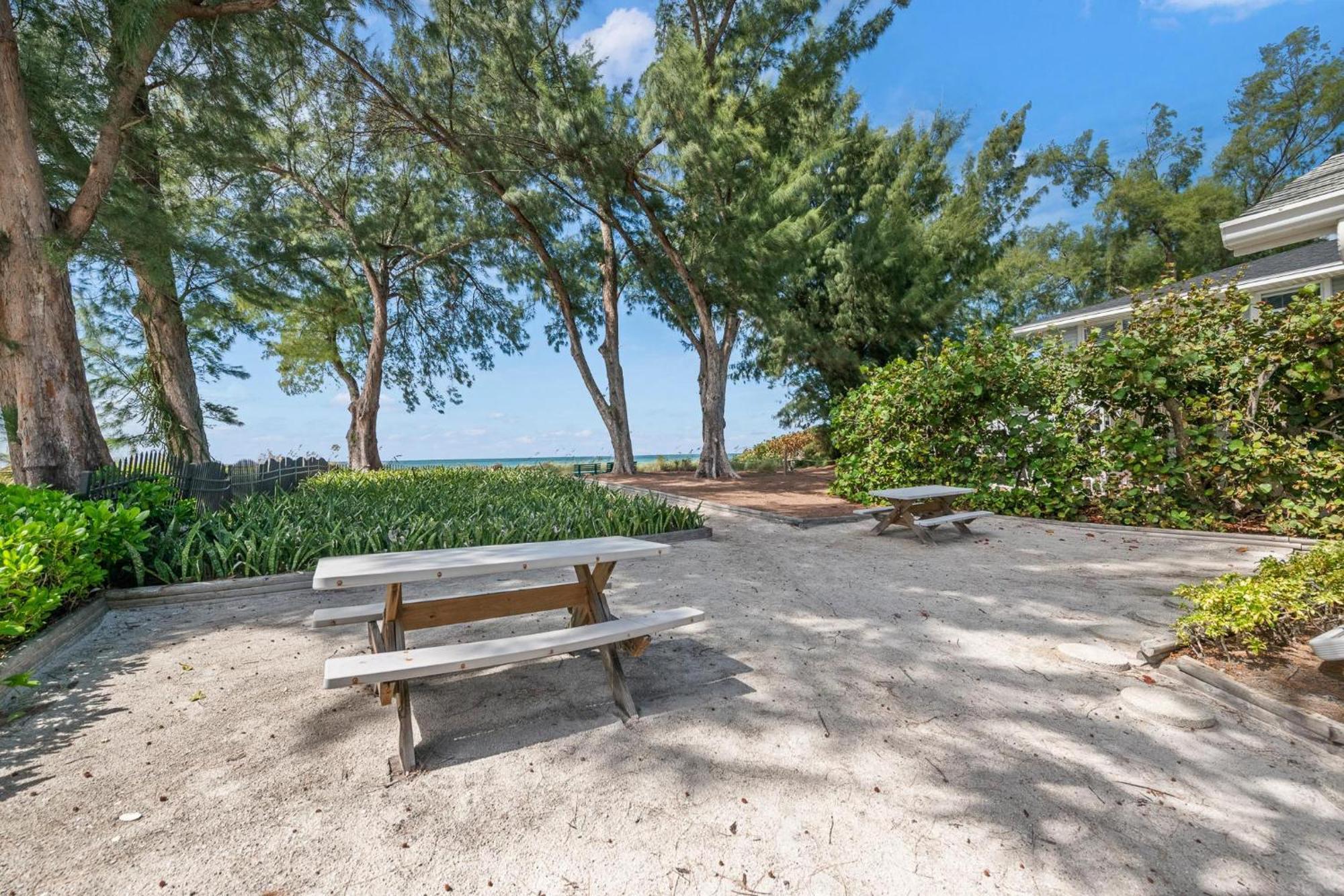 Whispering Waves East Villa Holmes Beach Exterior photo